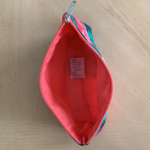 Lala Dk for Clinique Cosmetic Pouch (NWOT) - Picture 6 of 9